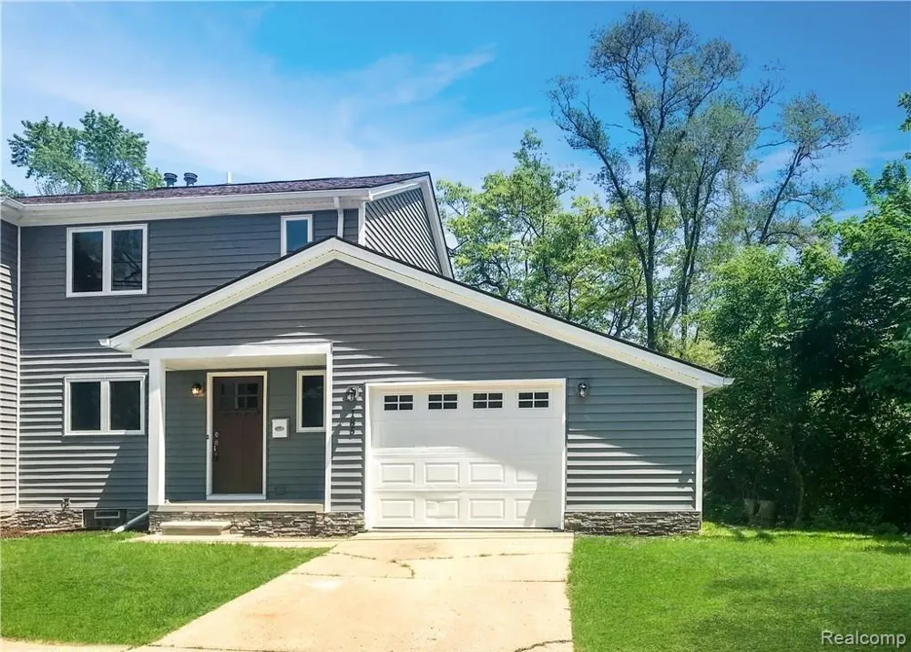 185 Fraser Street Rochester City, MI 48307