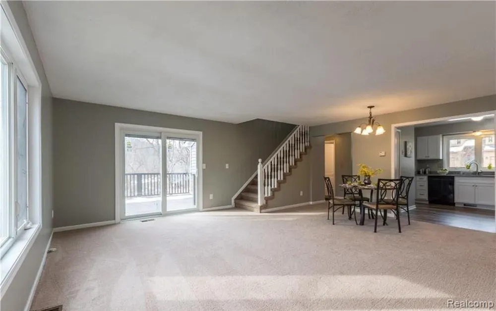 185 Fraser Street Rochester City, MI 48307