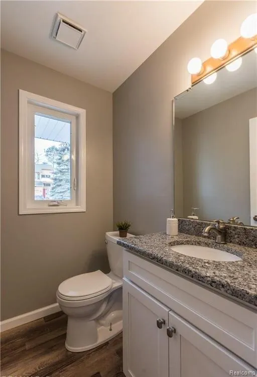 185 Fraser Street Rochester City, MI 48307