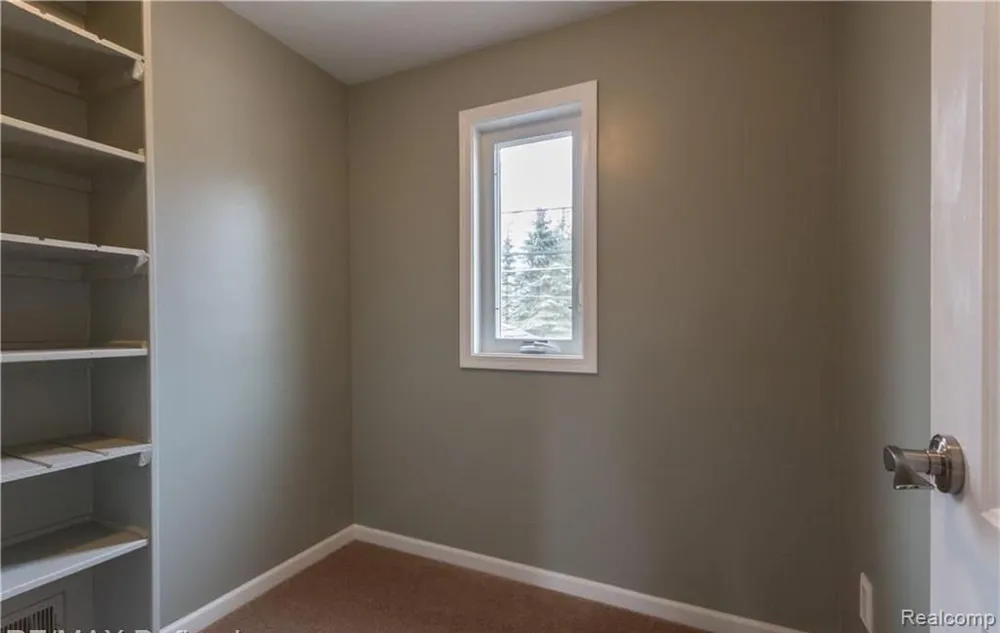 185 Fraser Street Rochester City, MI 48307