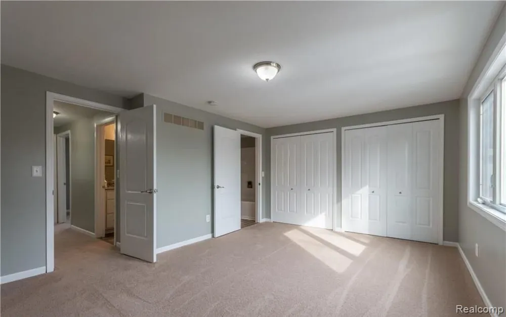 185 Fraser Street Rochester City, MI 48307