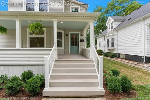 475 Saint Clair Avenue
