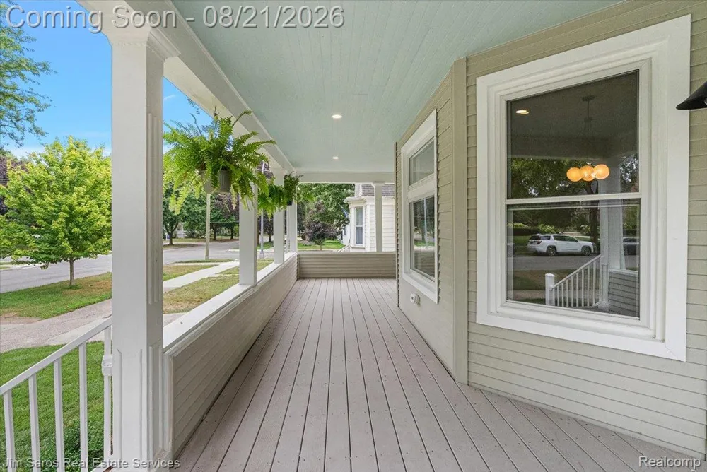 475 Saint Clair Avenue Grosse Pointe City, MI 48230