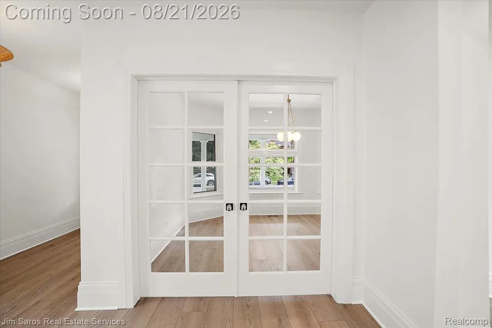 475 Saint Clair Avenue Grosse Pointe City, MI 48230
