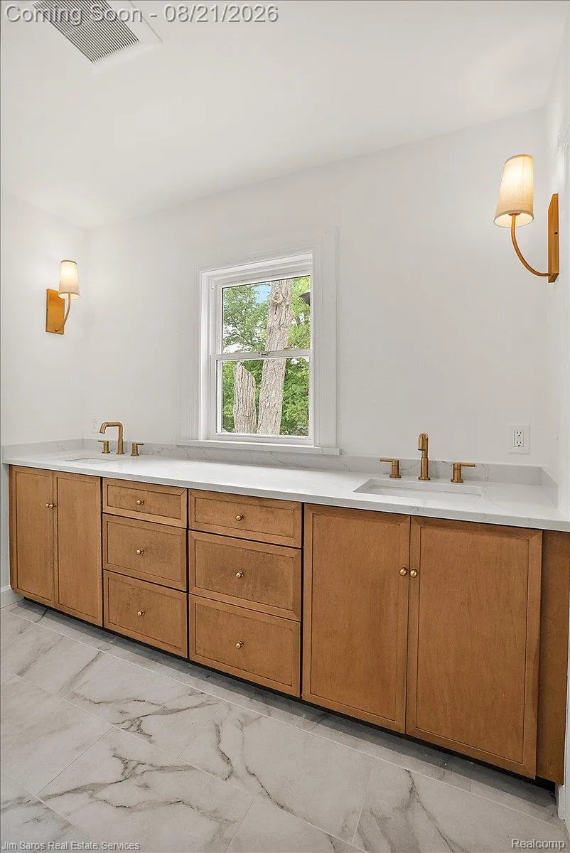 475 Saint Clair Avenue Grosse Pointe City, MI 48230