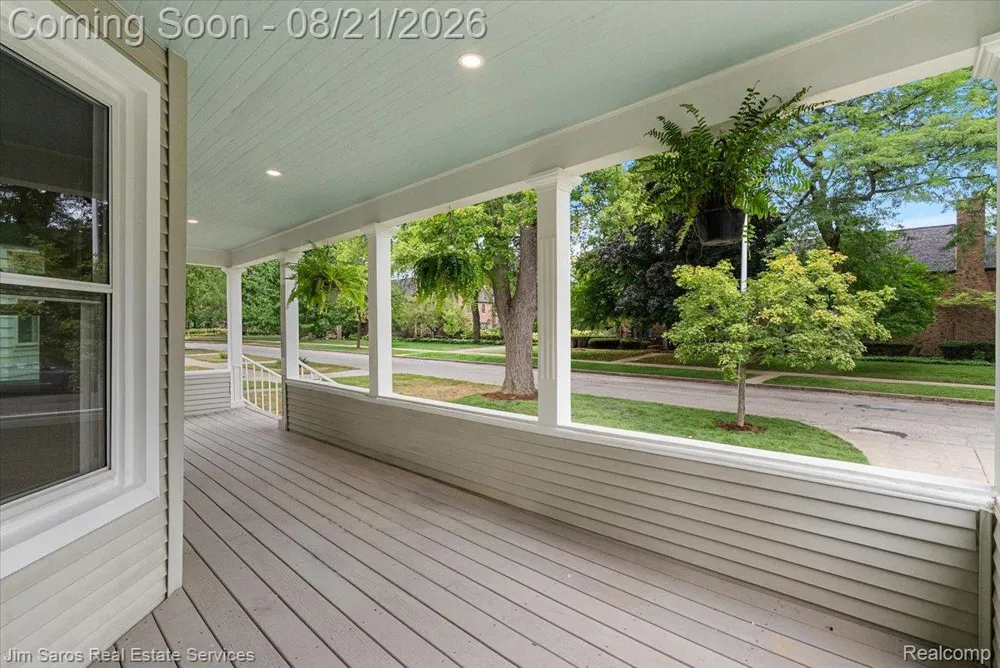 475 Saint Clair Avenue Grosse Pointe City, MI 48230
