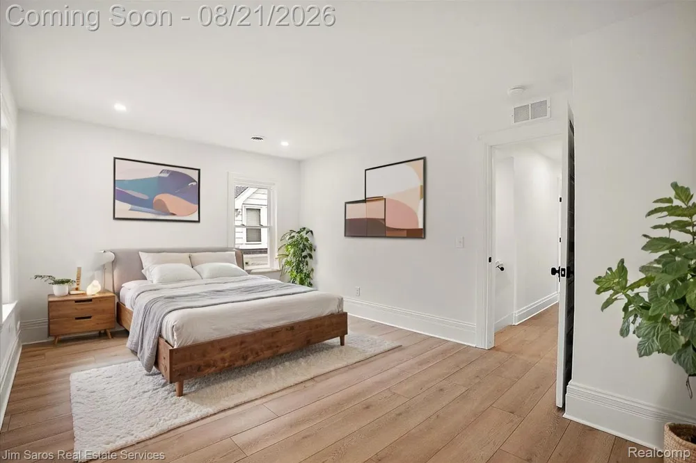 475 Saint Clair Avenue Grosse Pointe City, MI 48230