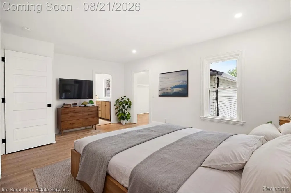 475 Saint Clair Avenue Grosse Pointe City, MI 48230
