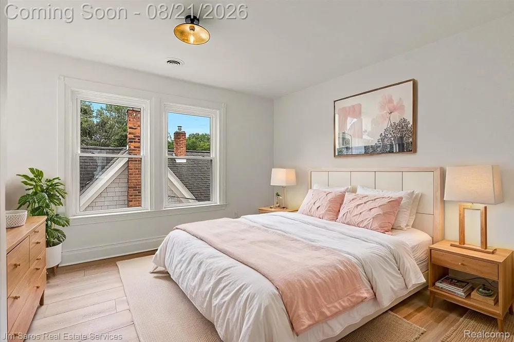 475 Saint Clair Avenue Grosse Pointe City, MI 48230