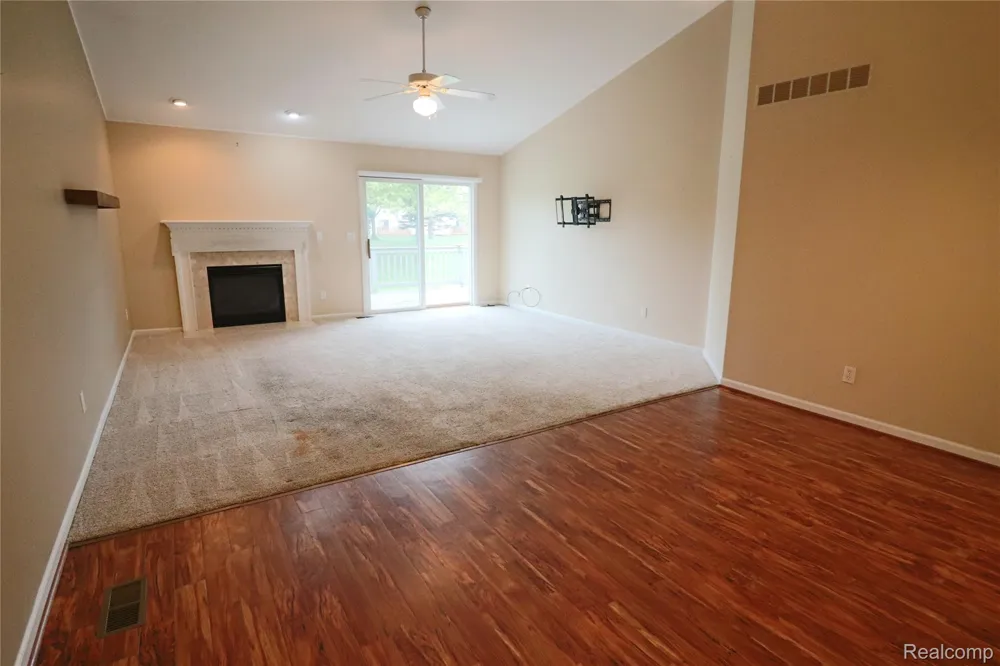 22811 Woodcreek Drive Taylor City, MI 48180
