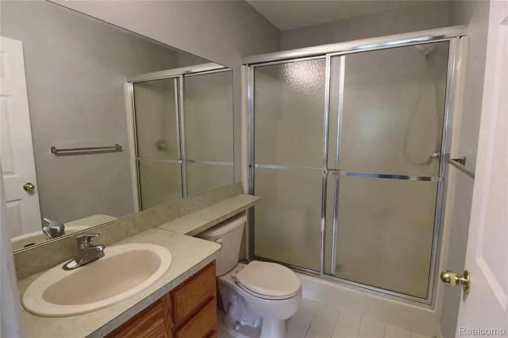 22811 Woodcreek Drive Taylor City, MI 48180