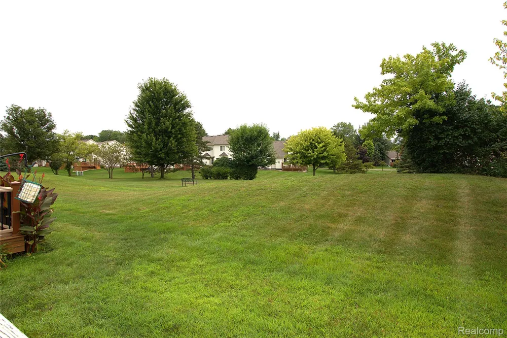 22811 Woodcreek Drive Taylor City, MI 48180