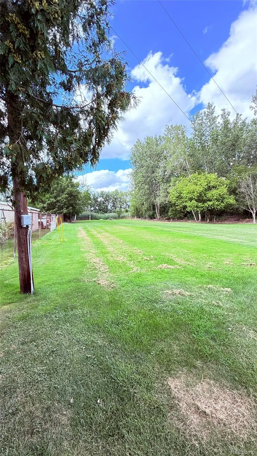 8015 S Huron River Drive Berlin Charter Township, MI 48179