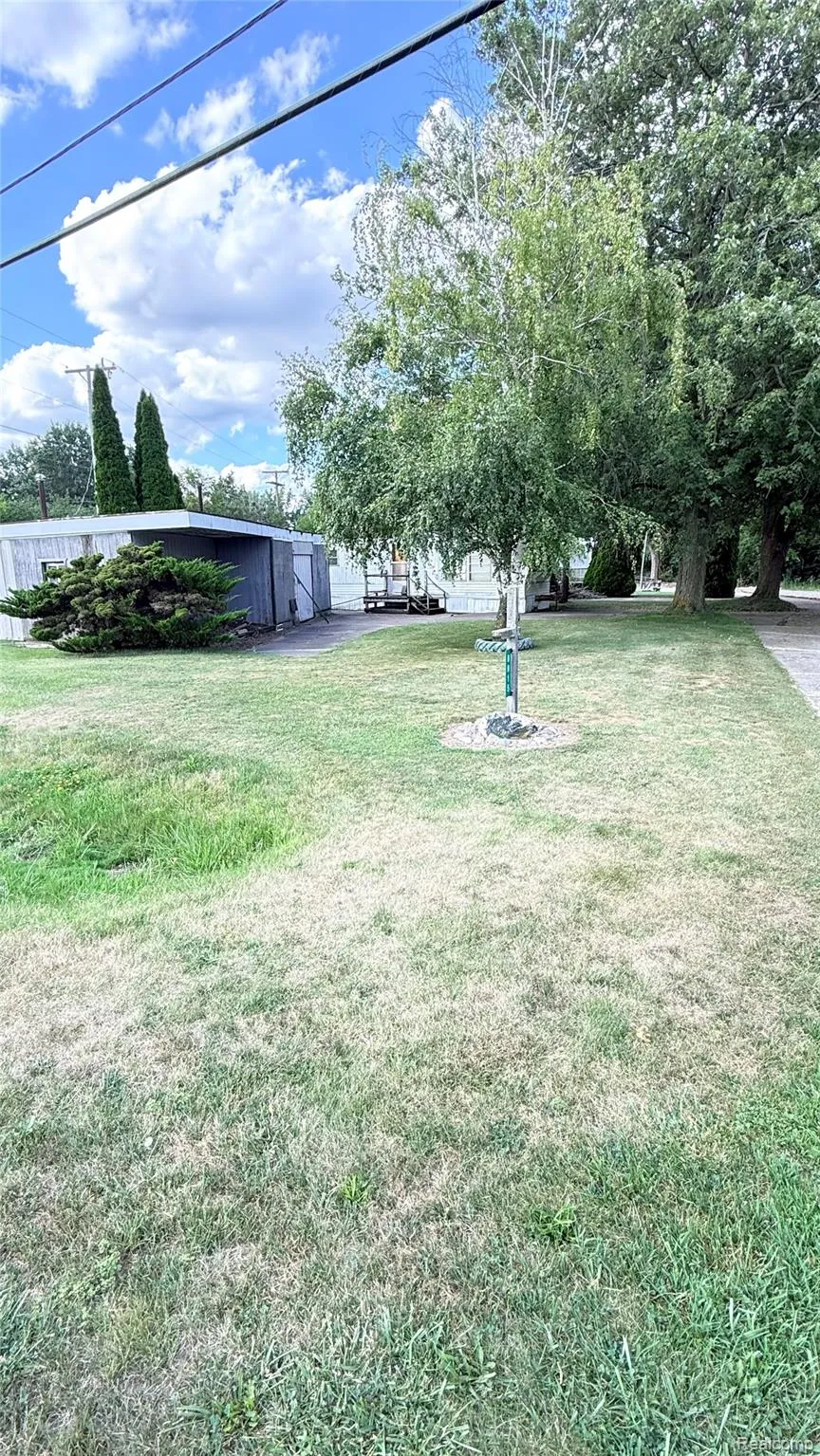 8015 S Huron River Drive Berlin Charter Township, MI 48179