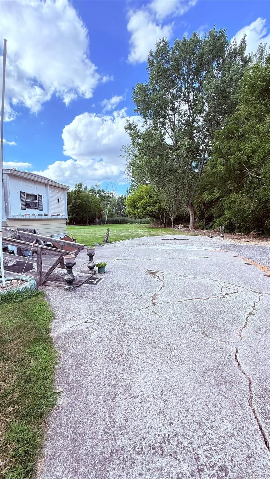 8015 S Huron River Drive Berlin Charter Township, MI 48179