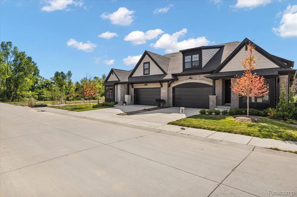 2027 Breckenridge Court #3 Rochester Hills City, MI 48309