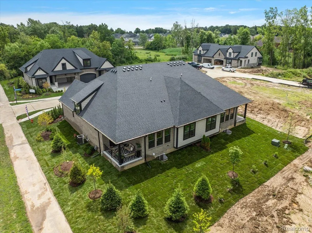 2027 Breckenridge Court #3 Rochester Hills City, MI 48309