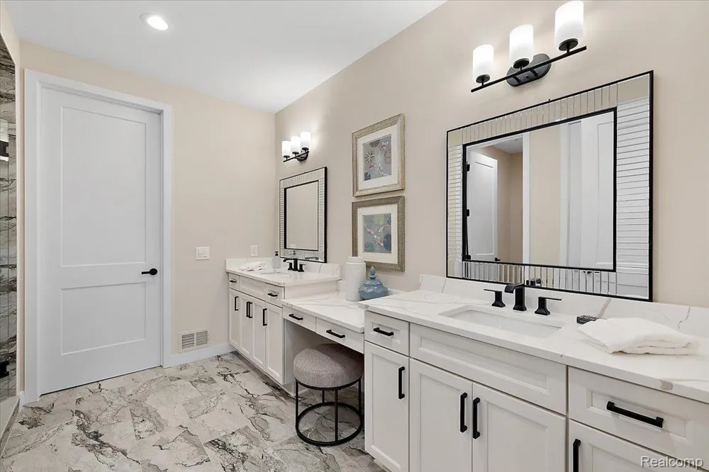 2027 Breckenridge Court #3 Rochester Hills City, MI 48309