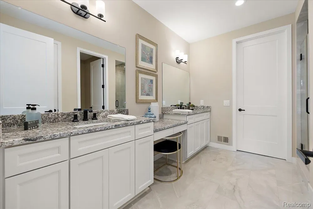 2027 Breckenridge Court #3 Rochester Hills City, MI 48309