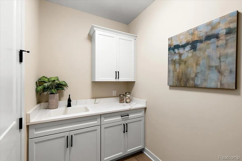2027 Breckenridge Court #3 Rochester Hills City, MI 48309