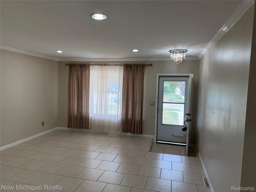 36446 Jeffrey Drive Sterling Heights City, MI 48310