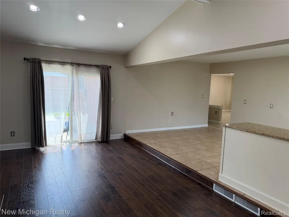 36446 Jeffrey Drive Sterling Heights City, MI 48310