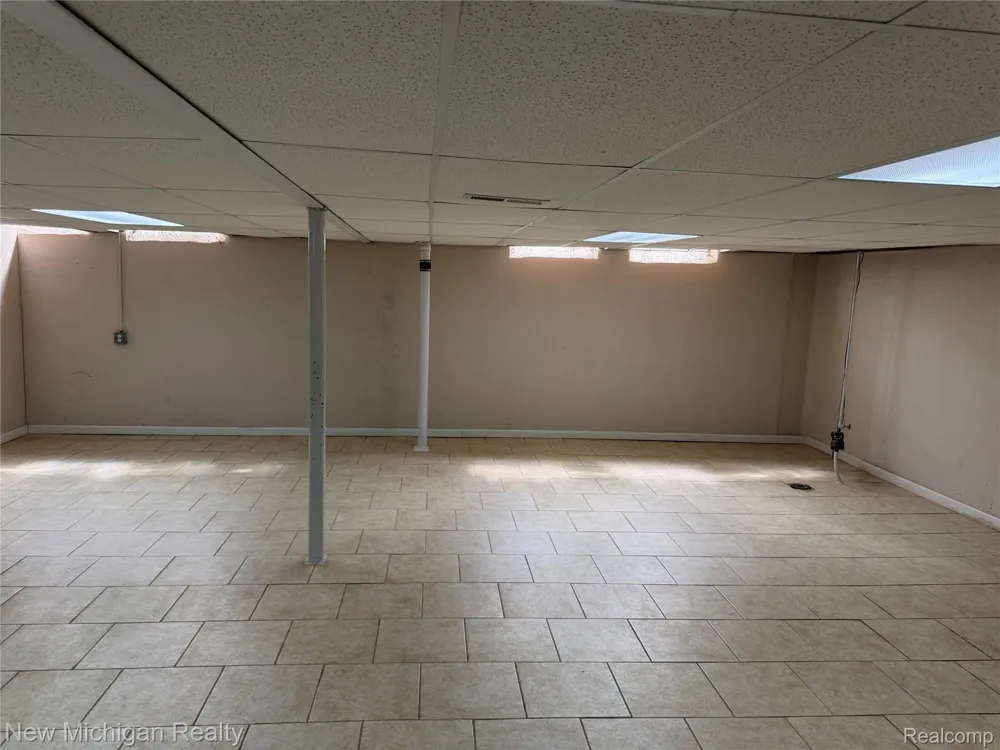 36446 Jeffrey Drive Sterling Heights City, MI 48310