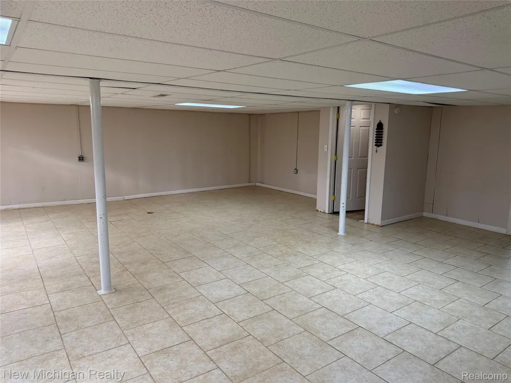 36446 Jeffrey Drive Sterling Heights City, MI 48310
