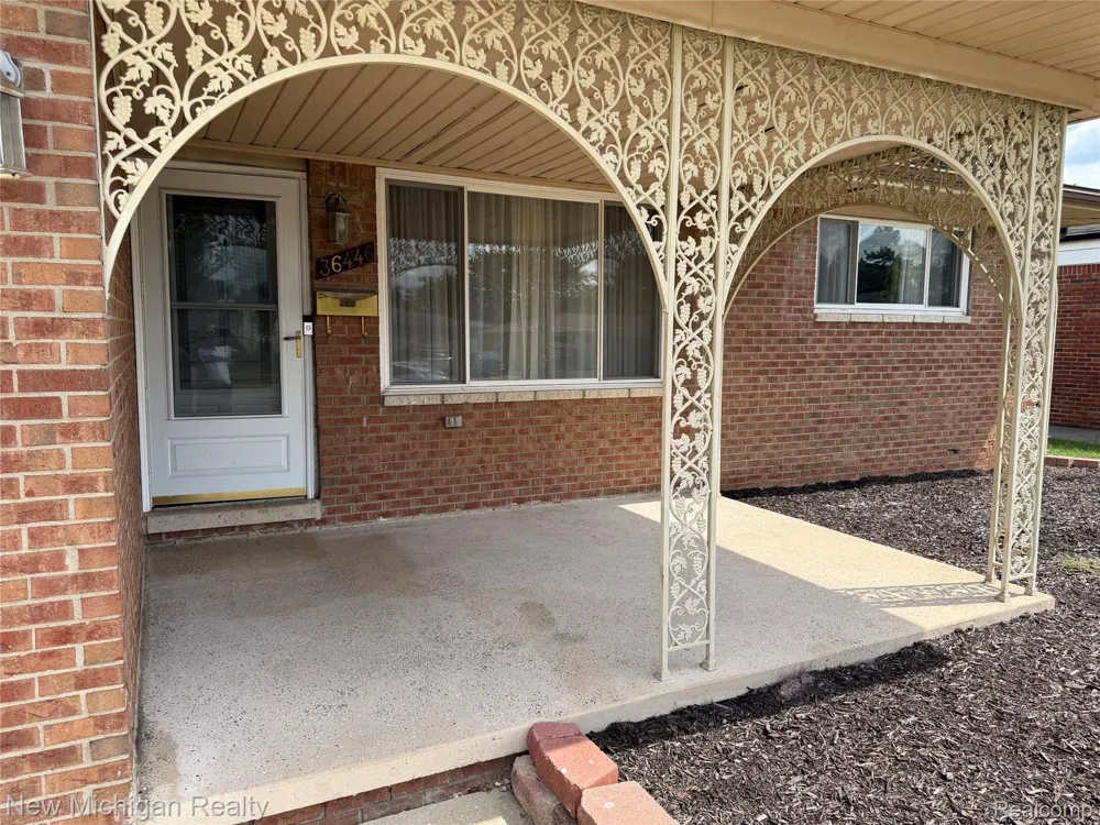 36446 Jeffrey Drive Sterling Heights City, MI 48310