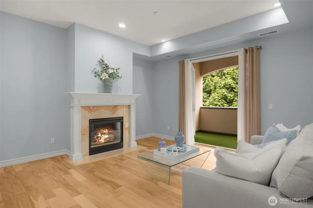 10398 NE 17th Street #206 Bellevue, WA 98004
