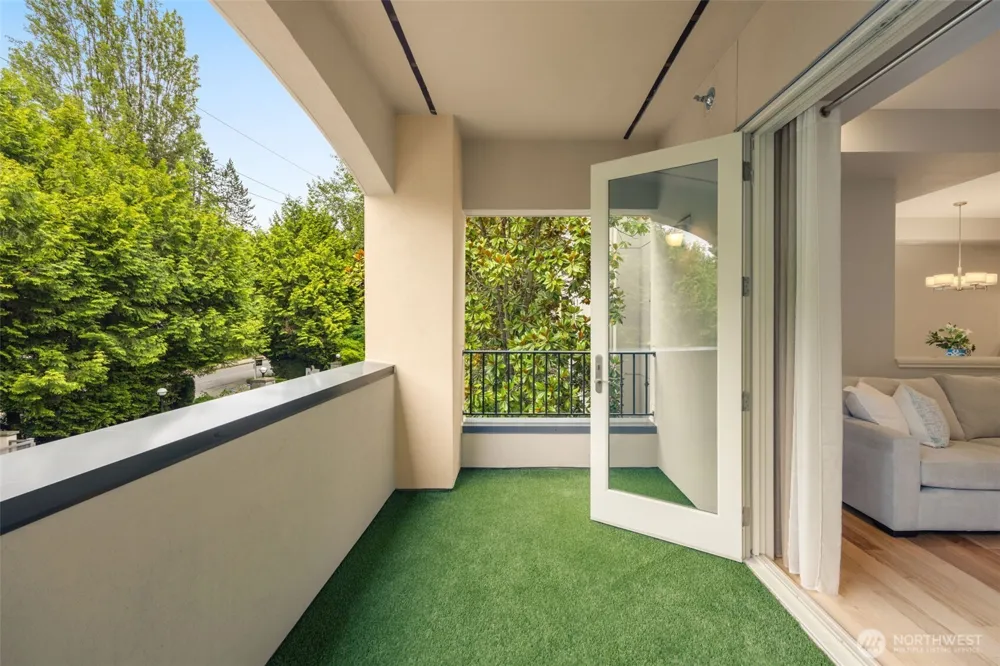 10398 NE 17th Street #206 Bellevue, WA 98004
