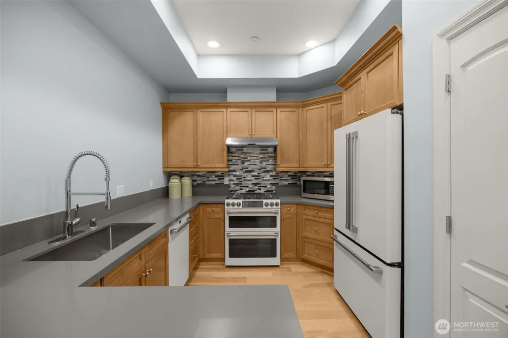 10398 NE 17th Street #206 Bellevue, WA 98004