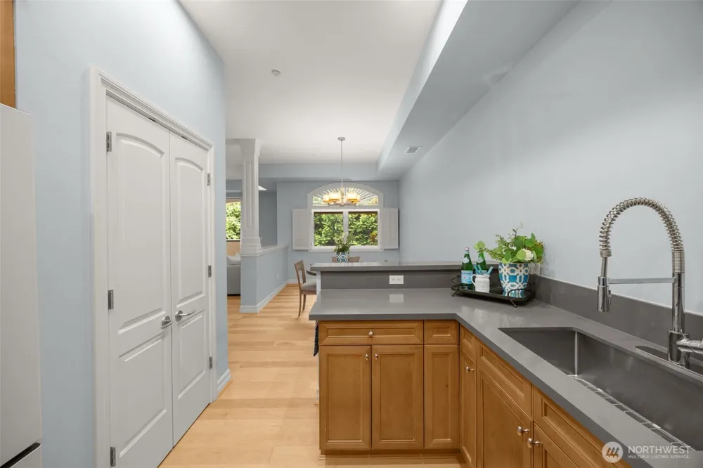 10398 NE 17th Street #206 Bellevue, WA 98004