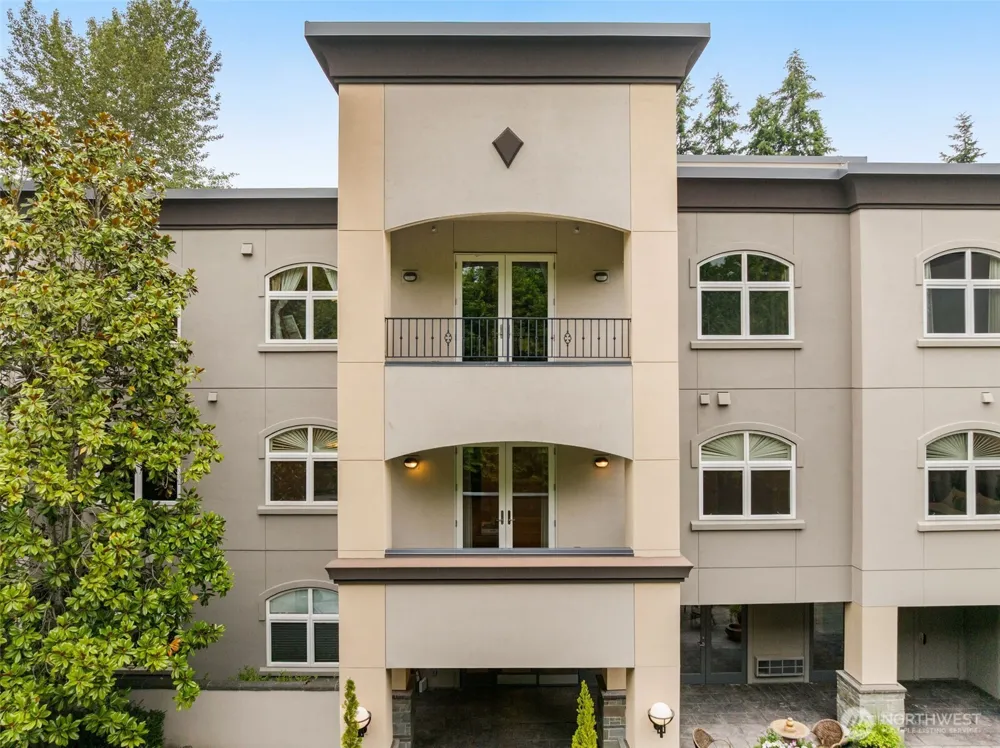 10398 NE 17th Street #206 Bellevue, WA 98004