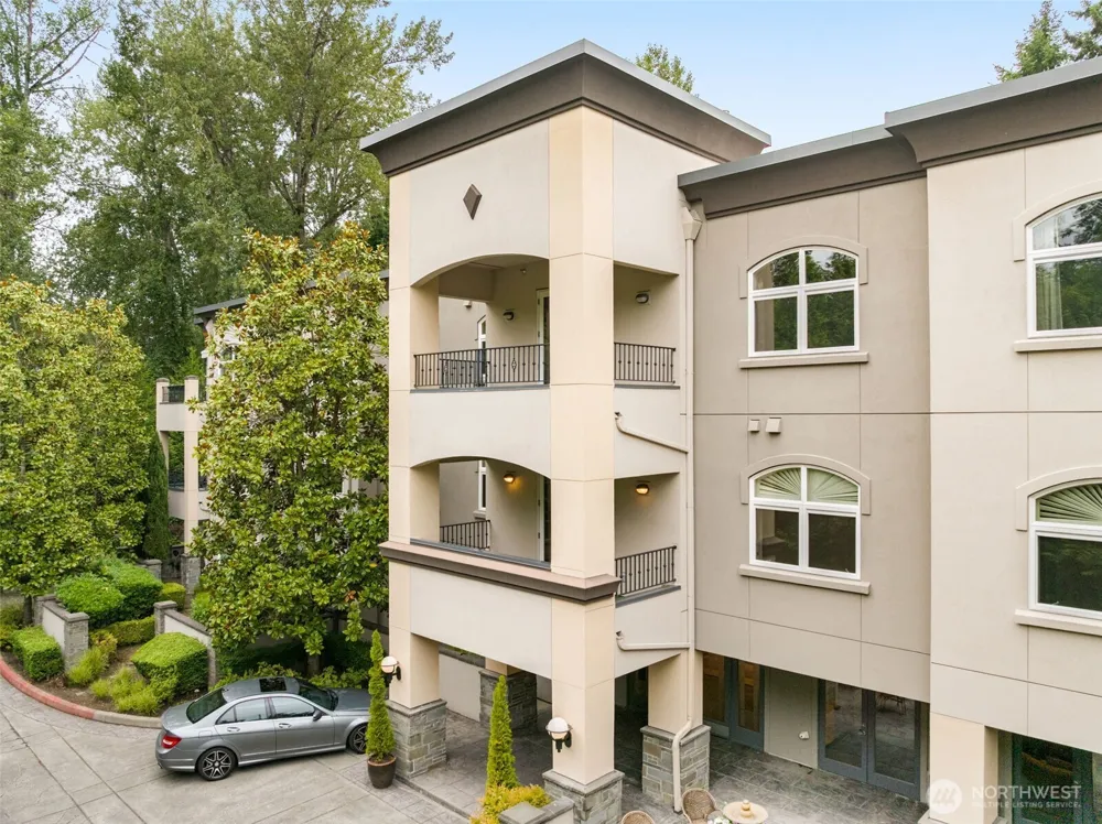 10398 NE 17th Street #206 Bellevue, WA 98004