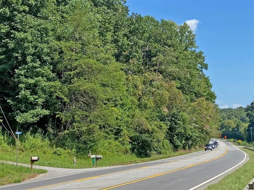 2AC South Chestatee Street Dahlonega, GA 30533