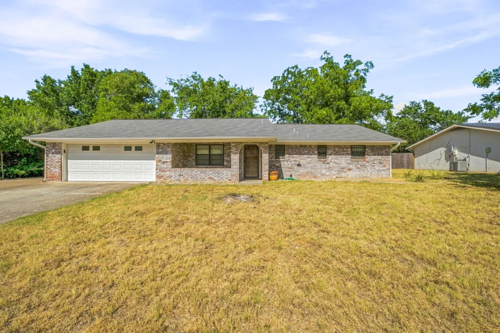 1007 Meadowlark Lane Stephenville, TX 76401