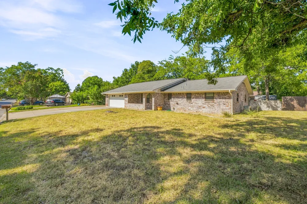 1007 Meadowlark Lane Stephenville, TX 76401