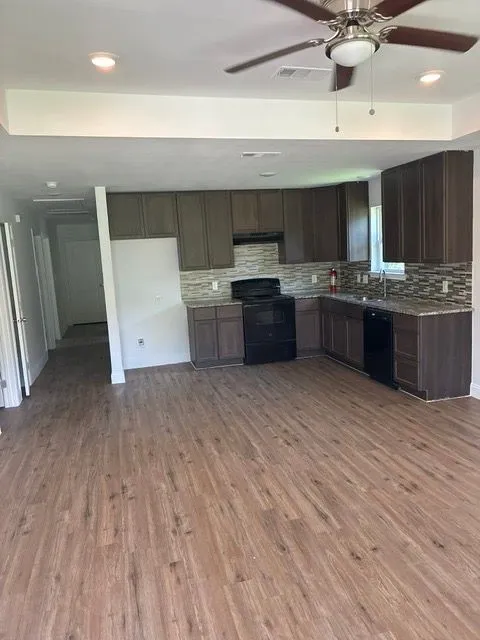 1702 Clark Street Commerce, TX 75428