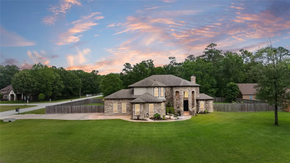 1202 Rocky Falls Lane Huffman, TX 77336