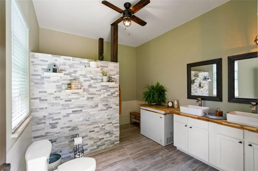 1202 Rocky Falls Lane Huffman, TX 77336
