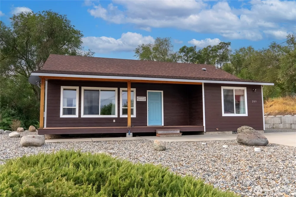 203 2nd St Riverside, WA 98849