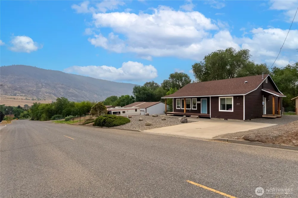 203 2nd St Riverside, WA 98849