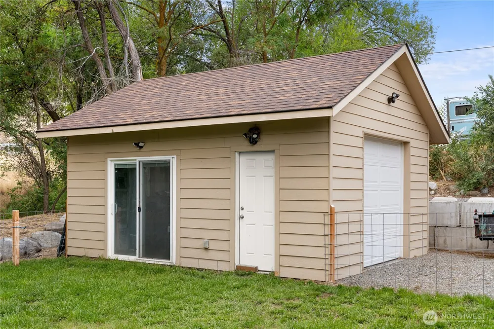203 2nd St Riverside, WA 98849