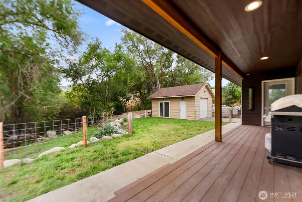203 2nd St Riverside, WA 98849