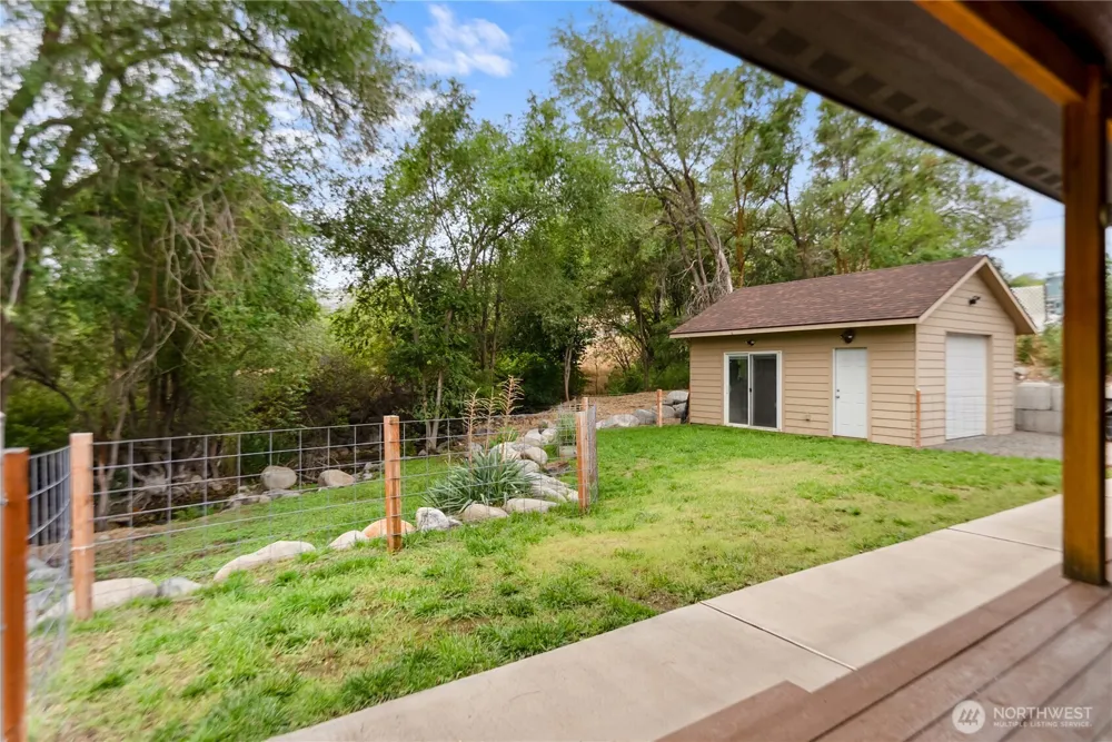 203 2nd St Riverside, WA 98849