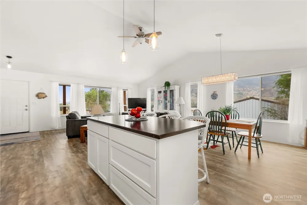 203 2nd St Riverside, WA 98849