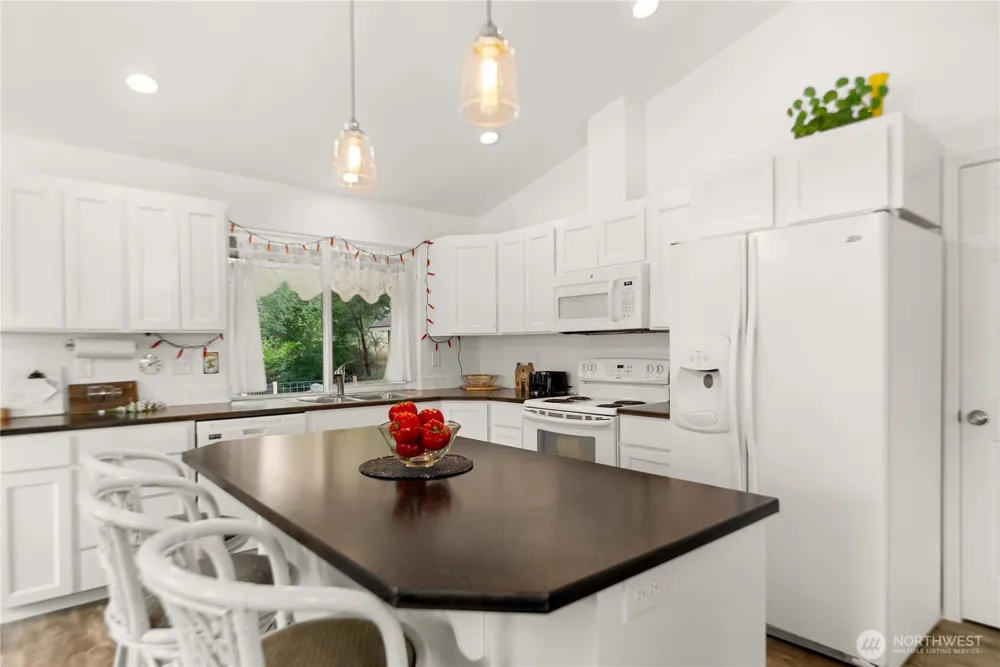 203 2nd St Riverside, WA 98849