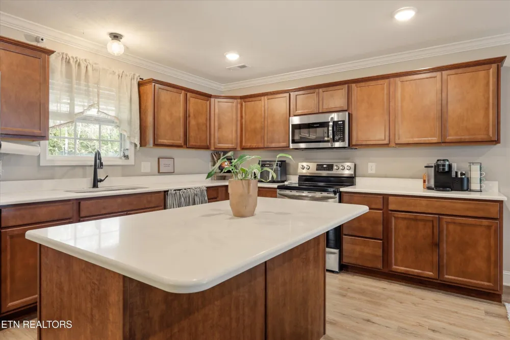 7621 Honey Oaks Rd Corryton, TN 37721