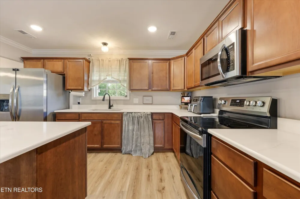 7621 Honey Oaks Rd Corryton, TN 37721